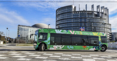 Bus, foto European Parliament 2021, source EP, Engel
