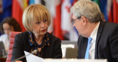 Helga Maria Schmid e Igor Djundev, foto OSCE/Micky Kroell